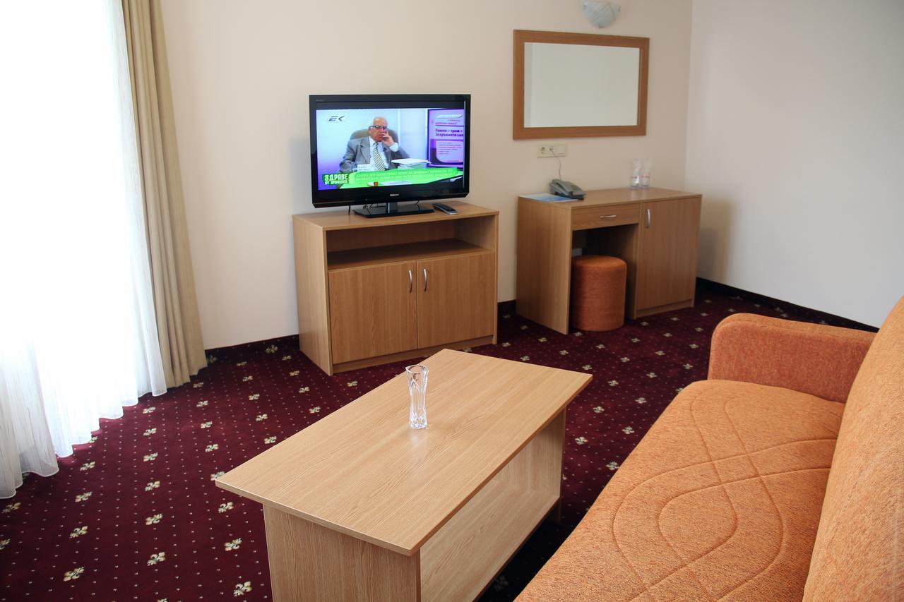 Hotel Coop Rozhen Pamporovo Buitenkant foto