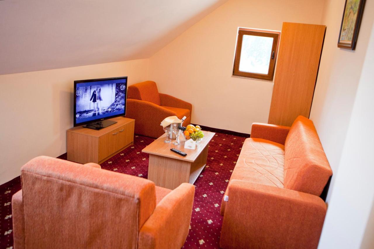 Hotel Coop Rozhen Pamporovo Buitenkant foto