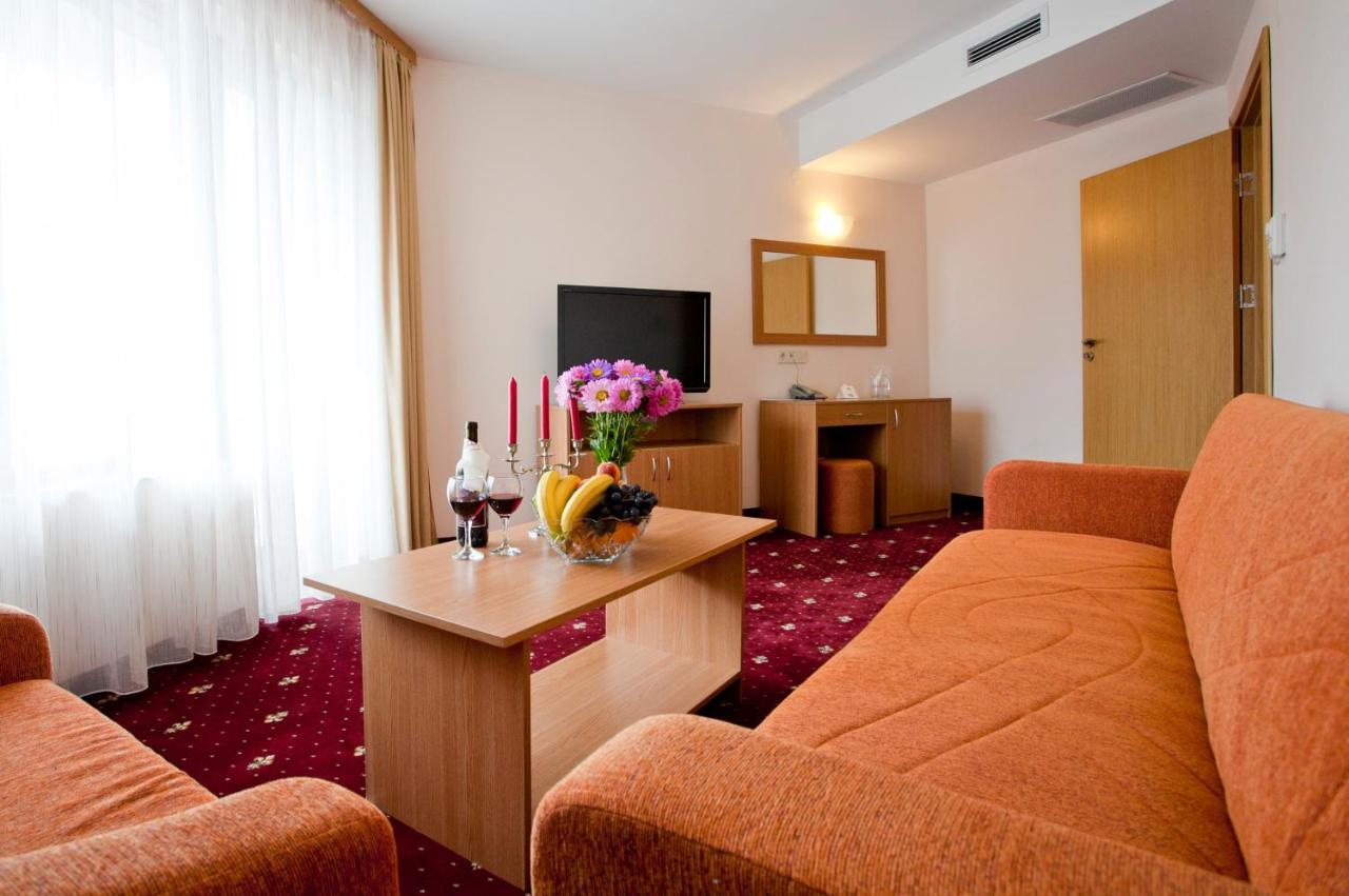 Hotel Coop Rozhen Pamporovo Buitenkant foto